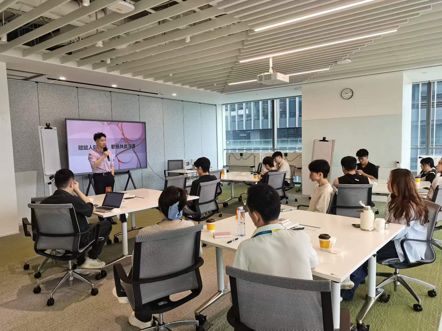 陆河老师授课实景